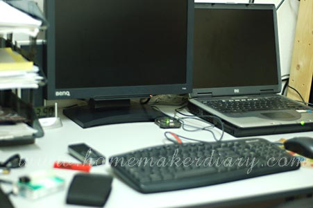 hubbydesk.jpg