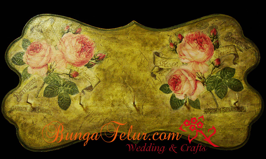 key-holder-decoupage-crackled